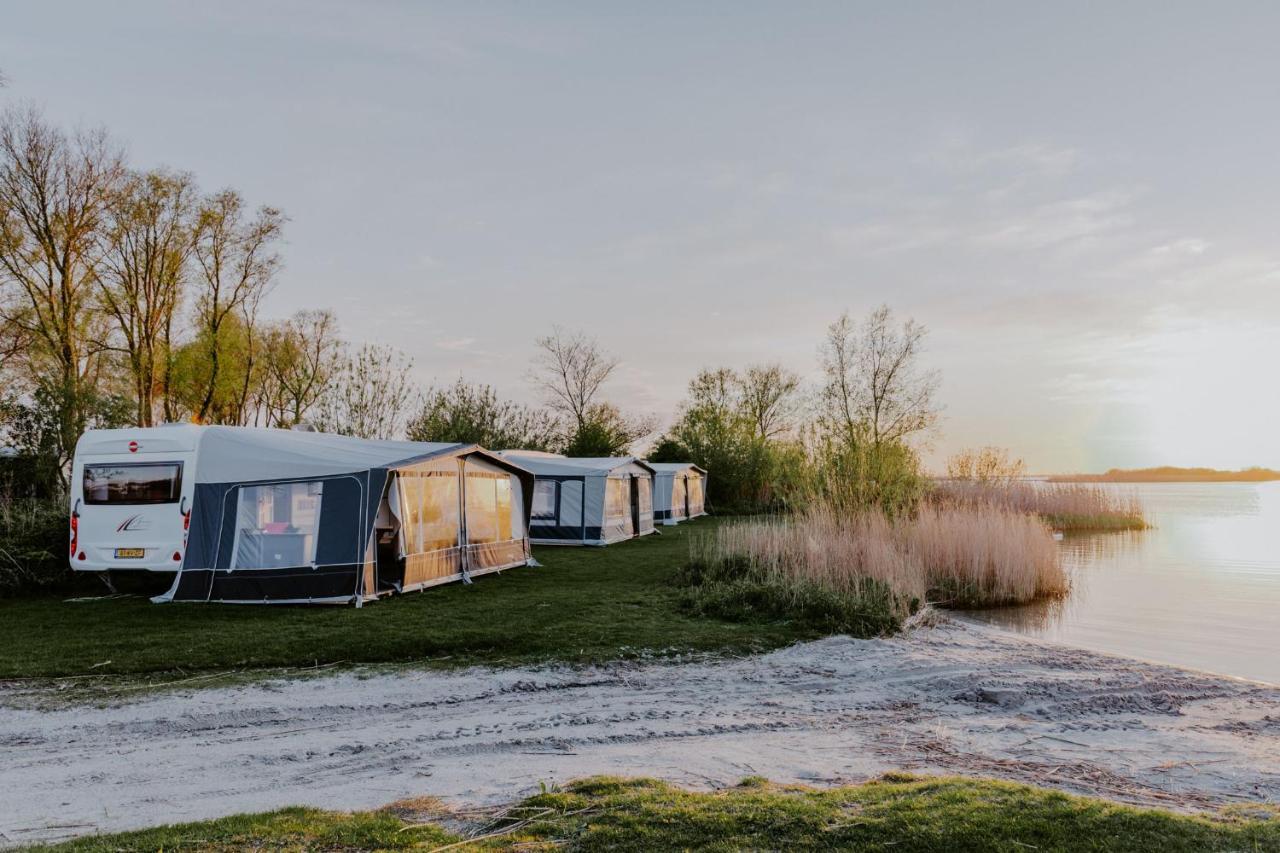 Holiday Caravan Holle Poarte Makkum Exterior foto